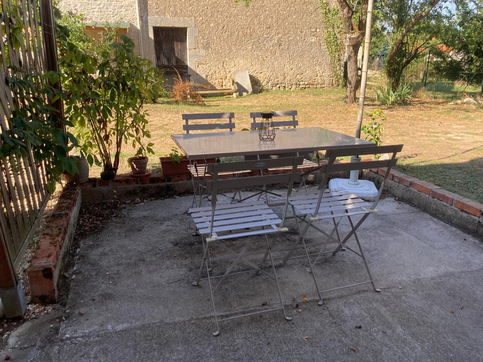 Villa Logis Cote Jardin Varennes-les-Narcy Exterior foto
